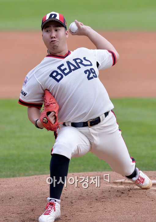 [포토]두산 선발 유희관의 역투