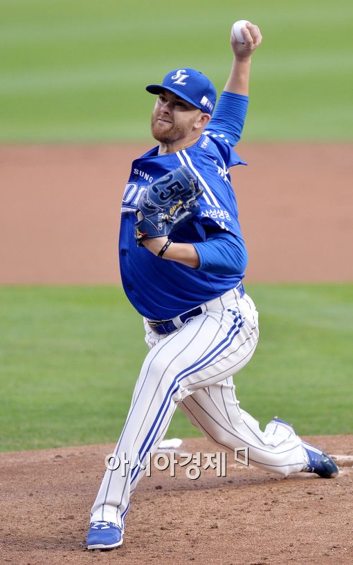 [포토]클로이드, '있는 힘껏 던진다!'