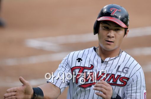 [포토]오지환, '상대 실책은 놓치지 않아!'