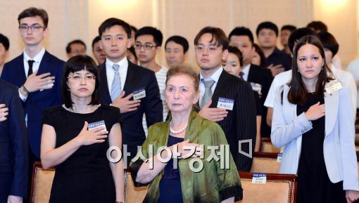 [포토]'이젠 대한민국 국민입니다'