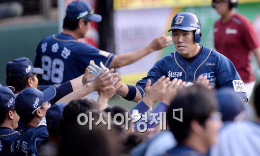 [포토]모창민, '기분좋은 선제 투런포'