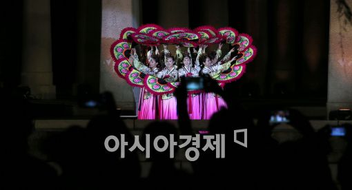 [포토]경복궁 경희루에서 펼쳐지는 화려한 춤