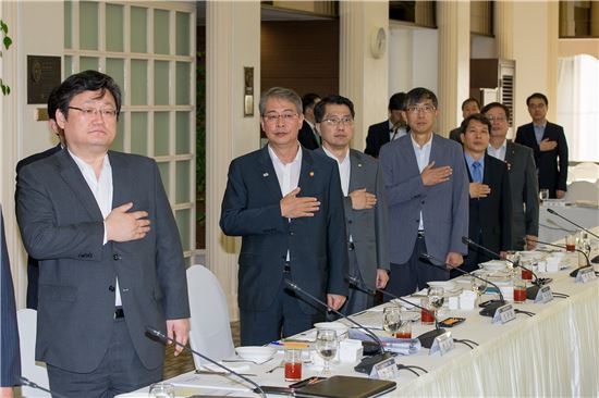 임종룡 "금융사 금리·수수료 자율화, 인상 의미 아냐"