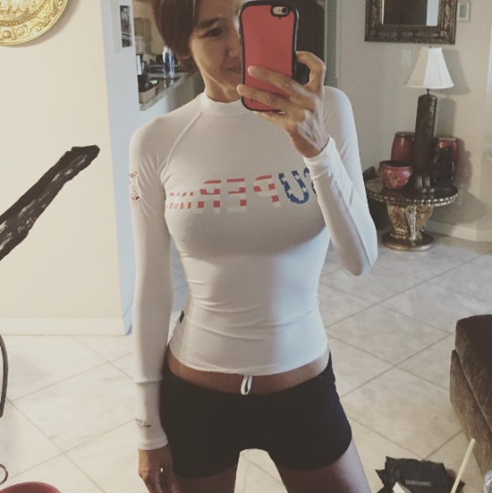 [포토]래쉬가드 입고 터질듯한 볼륨감 뽐낸 윤현숙…나이 '깜짝' 