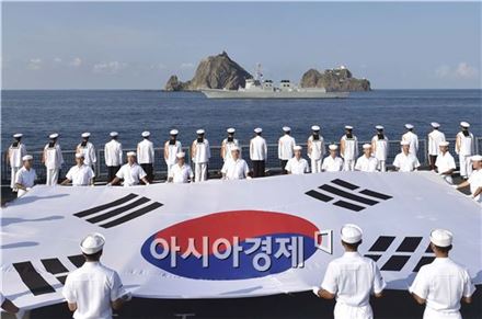 북한 잠수함 수십 척 기지 이탈…해군 '광역초계' 활동 돌입 "여차하면 응징할 각오"