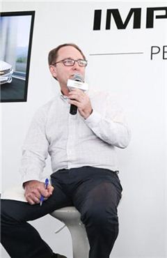 마크 코모 한국지엠 부사장, "시승차 2000대 투입, 쉐보레를 타게 하겠다"