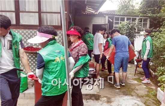 장흥군, 무더위 날리는 시원한 봉사활동 ‘눈길’