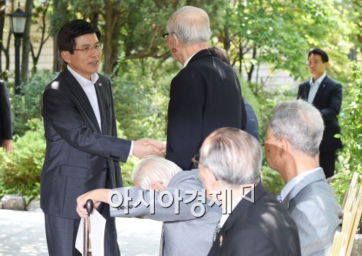 [포토]황교안 국무총리, 독립유공자 원로들과의 오찬