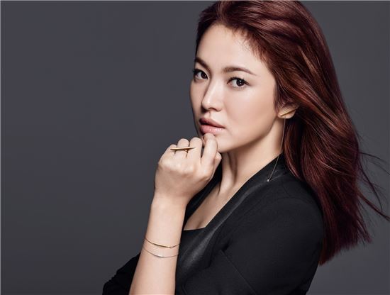 '청와대 시계' 로만손, 제이에스티나로 이름 바꾼다