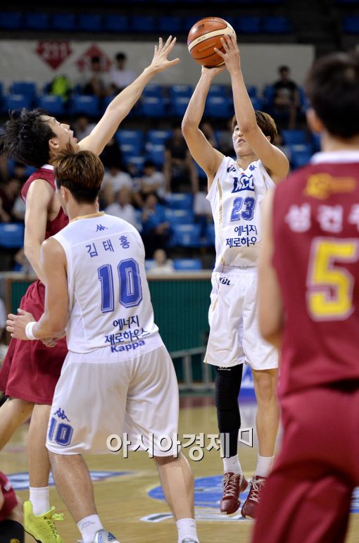 [포토]김민구, '복귀 후 첫 득점은 3점슛'