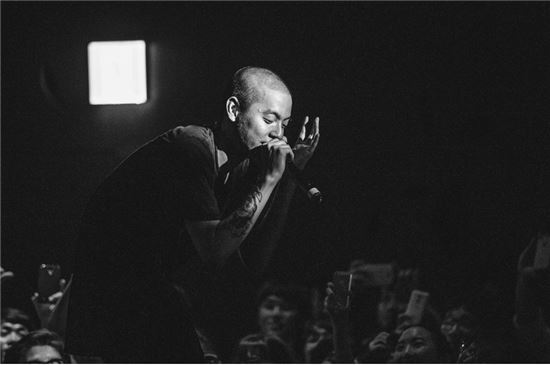 이센스 정규 앨범 '에닉도트' 1만6000장 예약 한정반 매진 '이례적'