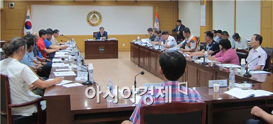 해남군(군수 박철환)은 2016년도 예산편성에 앞서 군민 의견을 반영하기 위해 분야별 간담회를 개최, 현장 목소리를 청취하고 있다. 
