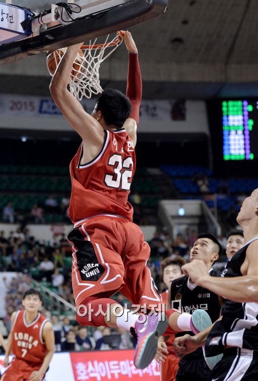 [포토]이종현, '호쾌하게 꽂는 덩크슛'