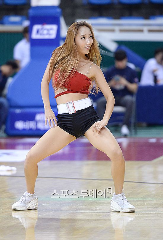 [포토] 치어리더, 시선 사로잡은 '골반 댄스'