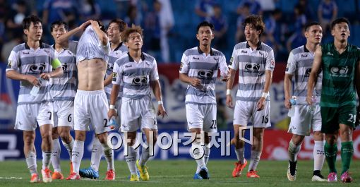 [포토]성남FC, 수원에 1-0 승리