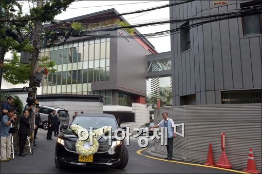 [포토]영결식장 떠나는 故 이맹희 회장