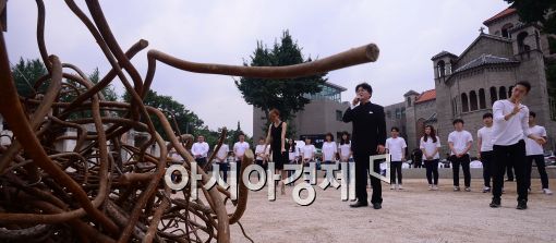 [포토]서울시, 일제 잔재 옛 국세청 별관 철거...시민광장 개장