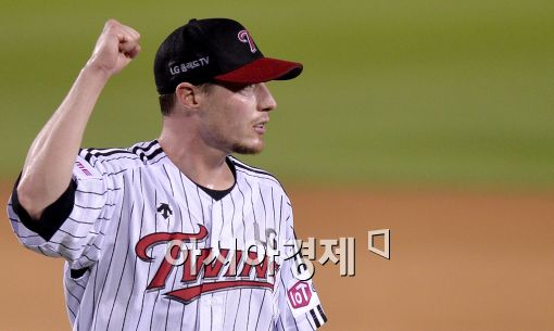 '루카스 8승' LG, 두산 4-2 제압…한화 7연패 