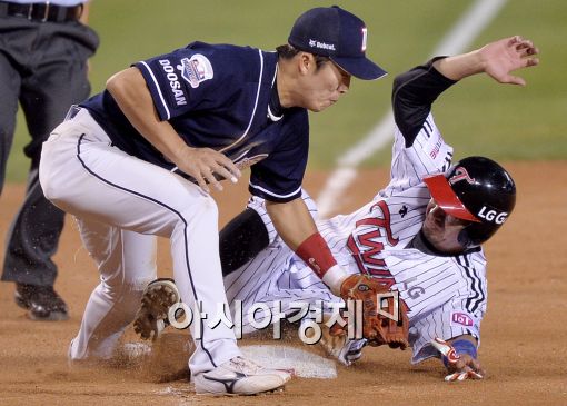 [포토]정성훈, '상대 실수는 놓치지 않아!'