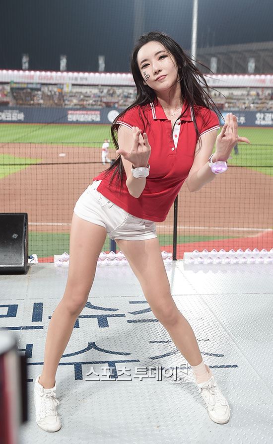 [포토] 치어리더, 시선 사로잡은 한뼘 팬츠