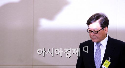 [포토]긴장하는 정진엽 보건복지부 장관 후보자