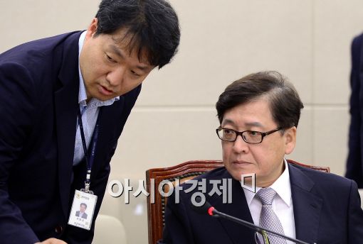 [포토]대화 나누는 정진엽 보건복지부 장관 후보자