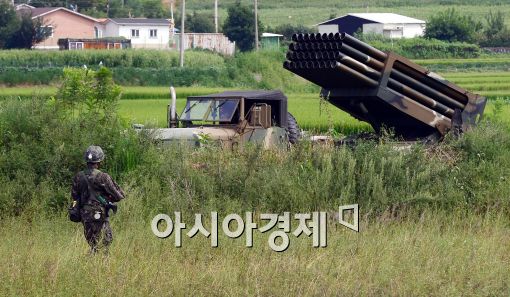 [포토]북을 향한 다연장 로켓포.....'긴장감'은 계속