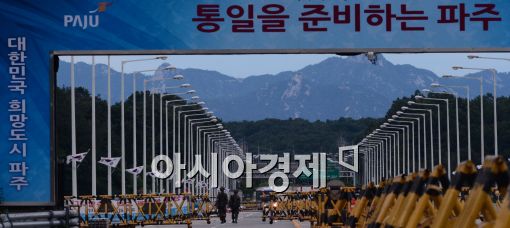 [포토]'적막감 속 통일대교.....'