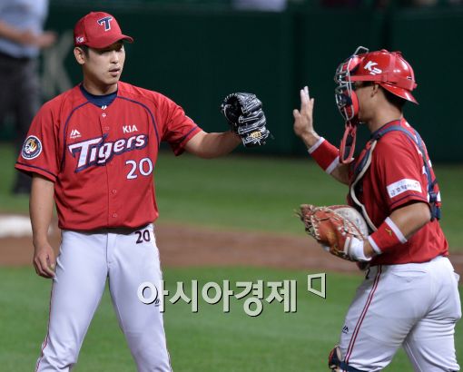 [포토]윤석민, '한 점차 승리 지켰어!'