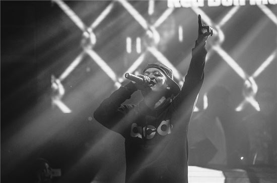 이센스 '대마초 흡연' 복역 중 앨범 발표…쌈디도 지원사격