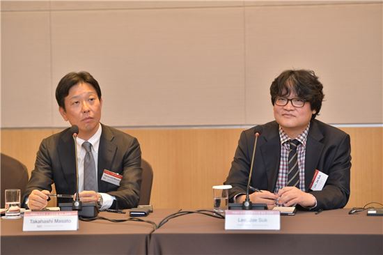 왼쪽부터 타카하시 마사토 일본 라쿠텐 마켓담당 사장, 이재석 심플렉스 대표