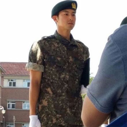 유노윤호, 수료식 사진 보니 '진짜 사나이'