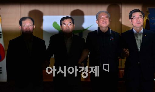 [포토]웃고는 있는데...