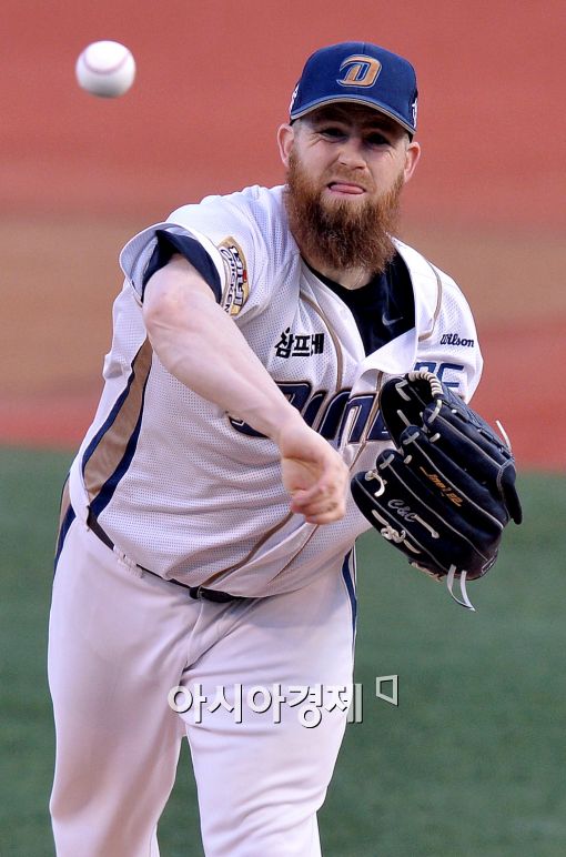 [포토]역투하는 NC 선발 해커