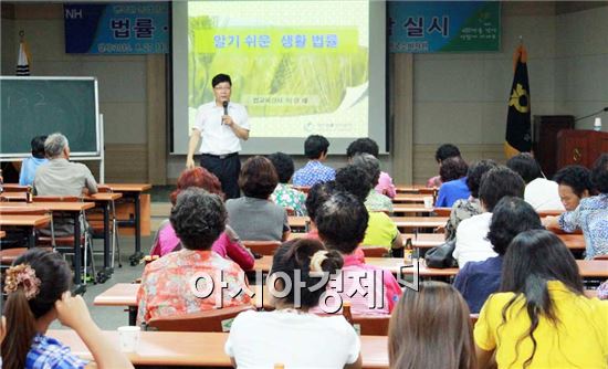 곡성옥과농협은  찾아가는 ‘농협이동상담실’을 운영했다.