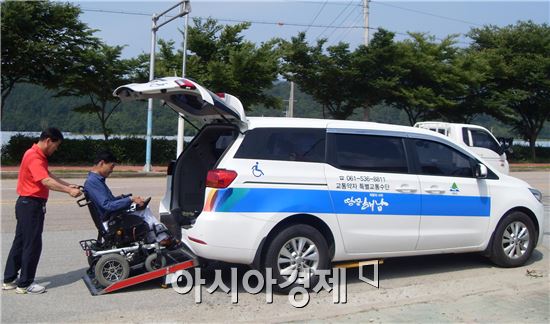 ‘인기만발’ 해남군 교통약자 이동지원차량, 확대 운행
