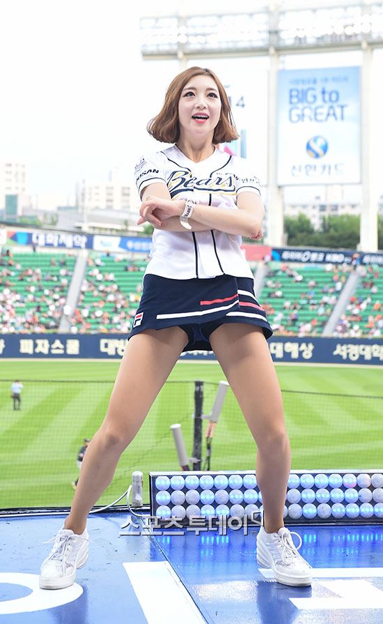 [포토] 치어리더, 아찔한 위아래 댄스