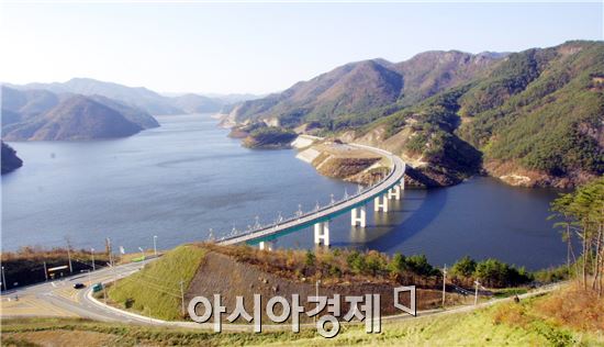 장흥군,추석 앞두고  장흥댐 성묘객들 위해 특별선박 운항