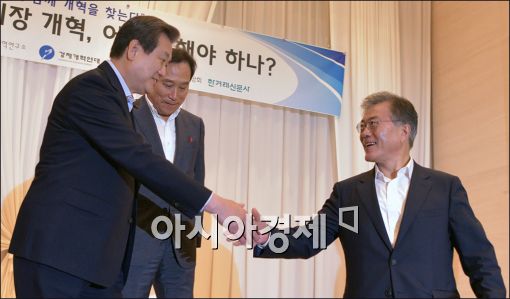 [포토]악수하는 김무성·문재인