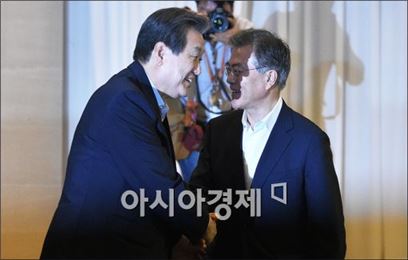 김무성·문재인, '국민공천제' 합의…선거구획정 이견(종합)