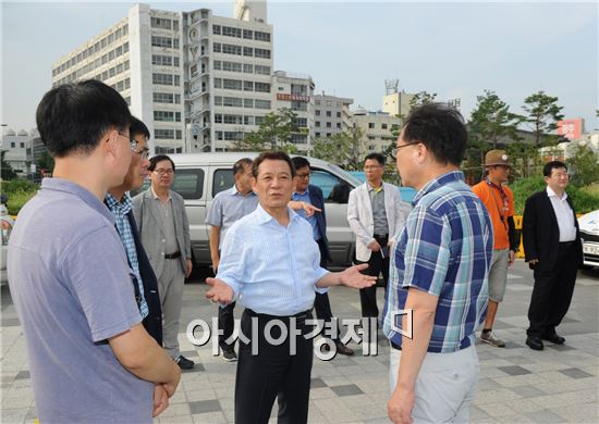 윤장현 광주시장,문화전당 개관 앞두고 현장점검 실시