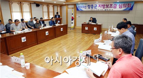 장흥군(군수 김성)은 1일 군청 회의실에서 공직자 300여명이 참석한 가운데 예산실무 역량강화 교육을 실시했다.