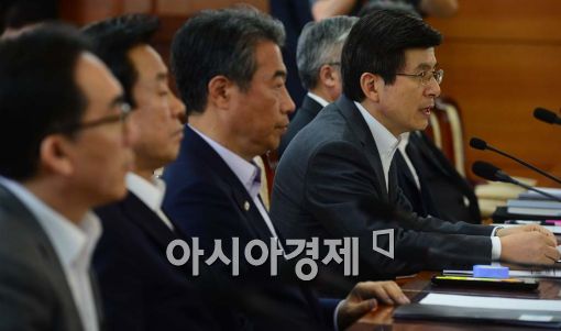 [포토]황교안 국무총리 '메르스를 교훈 삼아' 