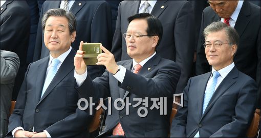 [포토]사진 찍는 정의화 국회의장