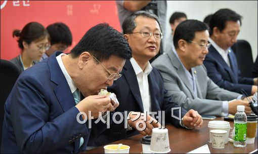 [포토]'내년도 예산안, 밥먹을 시간도 없다'