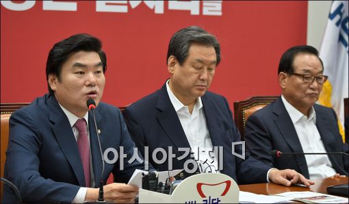 [포토]발언하는 원유철 원내대표