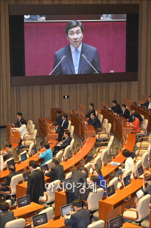 [포토]이종걸 원내대표, 교섭단체 대표연설