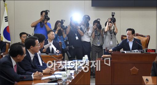 [포토]정치개혁특별위원회 전체회의