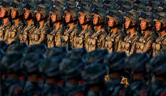 중국의 군 병력 감축은 열병식 '꼬리표' 약속