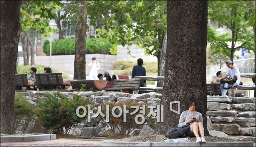 [포토]타블렛 PC즐기는 독서